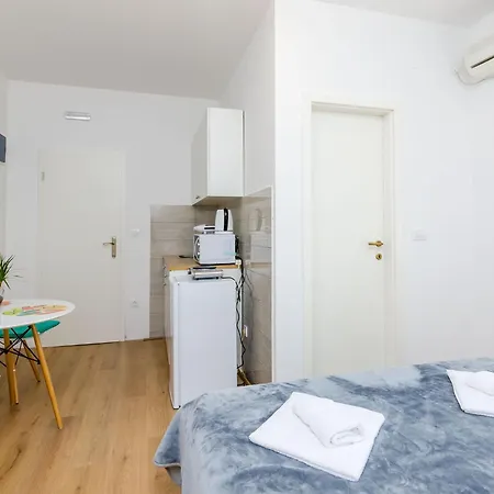 Saint Mary - Studio Apt 2 * Ragusa